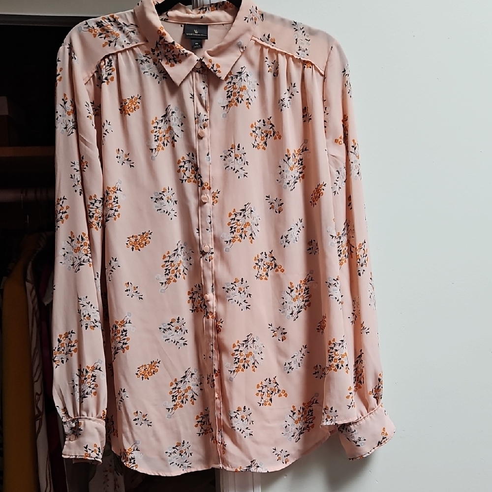 Worthington Floral Peach Button Down Shirt ***BUNDLE FOR EXTRA DISCOUNT ***